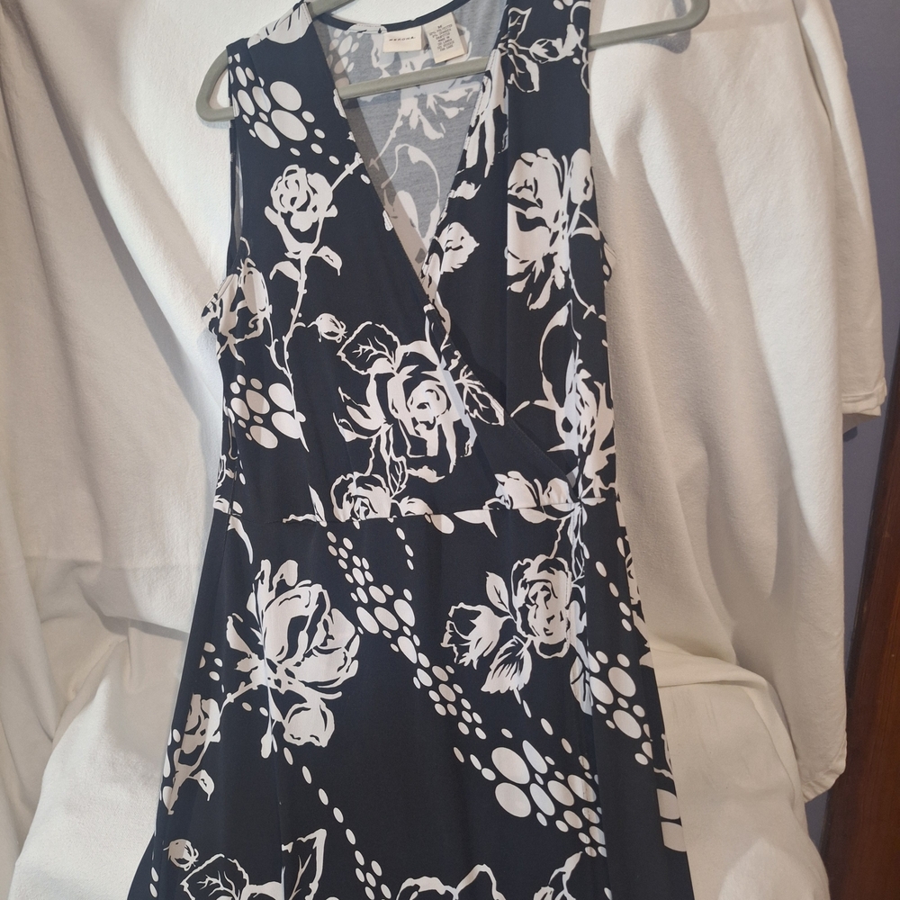 Merona Black and White Floral Top